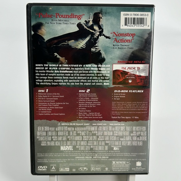 Blade 2. Wesley Snipes. Guillermo Del Toro. Ron Perlman. - Picture 3 of 5